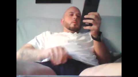 Snapshot of aleeexxxx4u chatting on October 10, 9:03 am aleeexxxx4u online show from October 10, 9:03 am