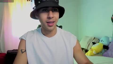 Snapshot of alejandrojf_00 chatting on October 17, 2:43 pm Daiki jack online show from October 17, 2:43 pm