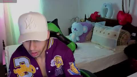 Snapshot of alejandrojf_00 chatting on October 5, 5:28 pm Daiki jack online show from October 5, 5:28 pm
