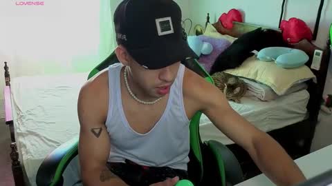 Snapshot of alejandrojf_00 chatting on October 3, 2:00 pm Daiki jack online show from October 3, 2:00 pm
