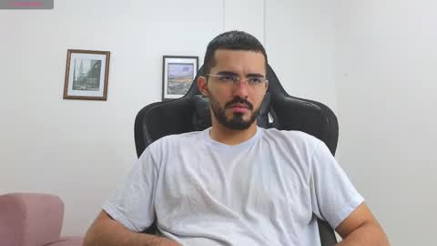 alejandroo_7 online show from November 29, 3:14 pm