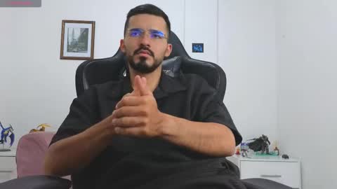 Snapshot of alejandroo_7 chatting on September 25, 10:30 pm alejandroo_7 online show from September 25, 10:30 pm
