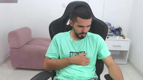 alejandroo_7 online show from February 5, 6:59 pm