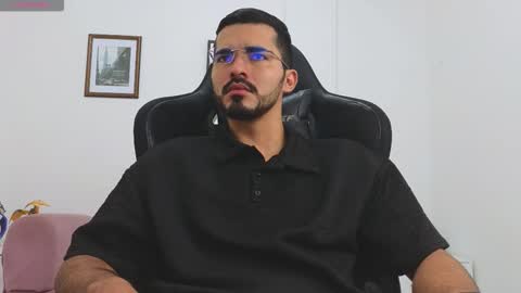 Snapshot of alejandroo_7 chatting on October 11, 1:37 pm alejandroo_7 online show from October 11, 1:37 pm
