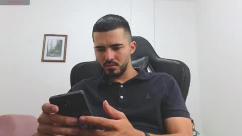 alejandroo_7 online show from November 20, 8:07 pm