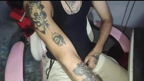 Snapshot of alejandropppzz chatting on September 18, 9:11 am alejandropppzz online show from September 18, 9:11 am