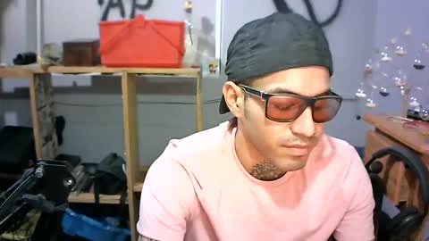 Snapshot of alejandropppzz chatting on January 16, 1:37 am alejandropppzz online show from January 16, 1:37 am