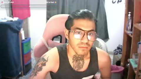 Snapshot of alejandropppzz chatting on February 10, 8:09 am alejandropppzz online show from February 10, 8:09 am