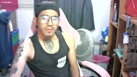 Snapshot of alejandropppzz chatting on February 11, 8:26 am alejandropppzz online show from February 11, 8:26 am