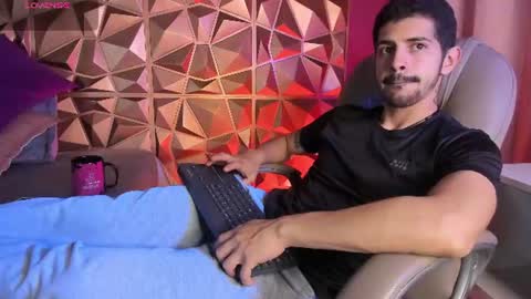 Alejo  online show from June 12, 5:50 am
