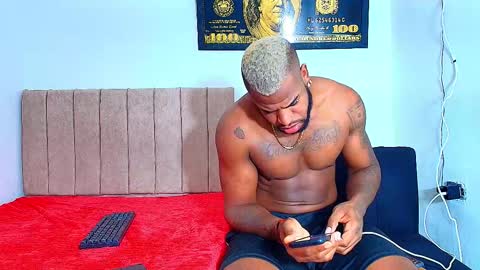 Snapshot of alejo_21cm chatting on October 10, 9:47 am alejo_21cm online show from October 10, 9:47 am