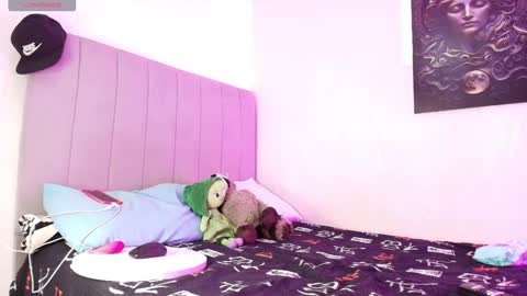 Snapshot of alejo_cute chatting on December 30, 8:47 pm alejo_cute online show from December 30, 8:47 pm