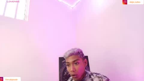 Snapshot of alejo_cute chatting on January 8, 9:01 pm alejo_cute online show from January 8, 9:01 pm