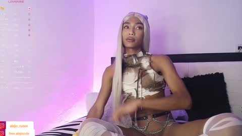 Snapshot of alejo_cute chatting on December 10, 9:55 am alejo_cute online show from December 10, 9:55 am