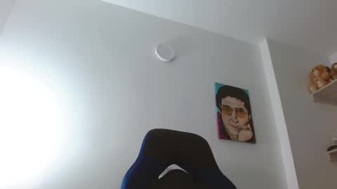 Snapshot of alejo_hot23 chatting on February 15, 2:47 am David online show from February 15, 2:47 am