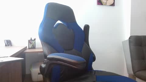 Snapshot of alejo_hot23 chatting on January 26, 2:56 am David online show from January 26, 2:56 am