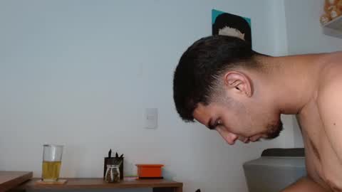 Snapshot of alejo_hot23 chatting on January 20, 12:46 am David online show from January 20, 12:46 am