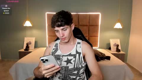 ALejoo Saenz online show from April 25, 5:10 am