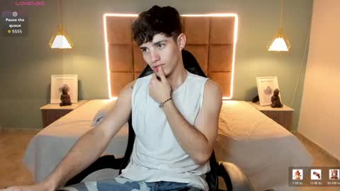 ALejoo Saenz online show from April 28, 4:50 am