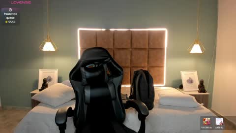 ALejoo Saenz online show from April 22, 7:24 am