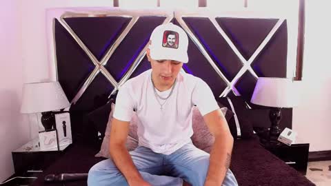 Alek online show from October 27, 5:15 pm