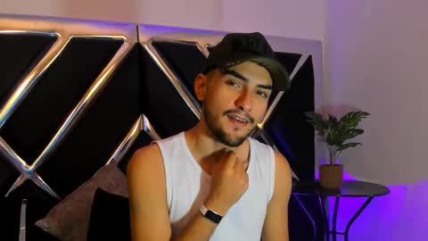 Snapshot of alekruizx chatting on September 16, 1:28 am Alek online show from September 16, 1:28 am