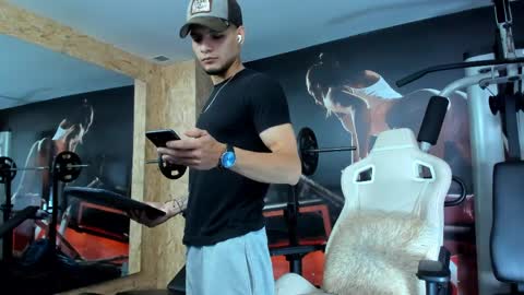 Alessandro King online show from April 5, 8:05 pm