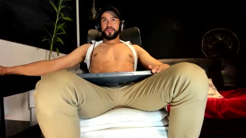 ALESSANDRO  WYE online show from March 12, 5:48 am