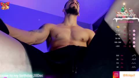 Snapshot of alessandro_dibellucci chatting on December 13, 3:05 am Kciqu3 Independent model online show from December 13, 3:05 am