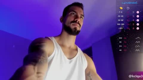 Snapshot of alessandro_dibellucci chatting on March 9, 11:25 am Kciqu3 Independent model online show from March 9, 11:25 am