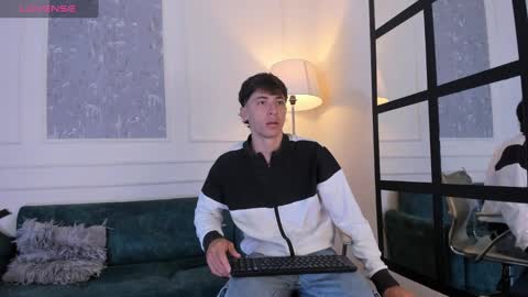 Snapshot of alessandro_dybala chatting on October 7, 12:09 pm Alessandro Dybala online show from October 7, 12:09 pm
