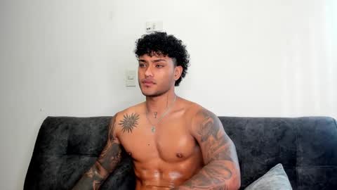 Snapshot of alessandro_vanni chatting on February 11, 12:58 pm Alessandro Vanni online show from February 11, 12:58 pm