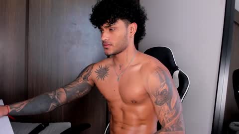 Snapshot of alessandro_vanni chatting on January 14, 1:49 pm Alessandro Vanni online show from January 14, 1:49 pm