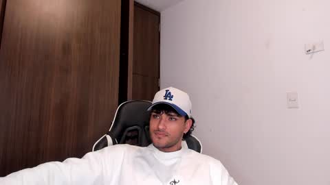 Snapshot of alessandro_vanni chatting on January 24, 12:20 pm Alessandro Vanni online show from January 24, 12:20 pm