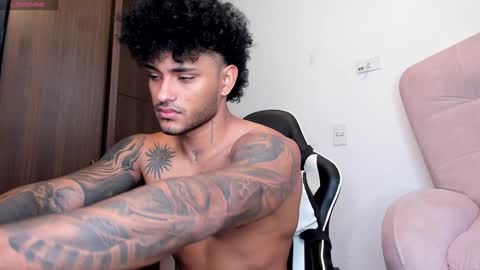 Snapshot of alessandro_vanni chatting on December 2, 1:11 pm Alessandro Vanni online show from December 2, 1:11 pm