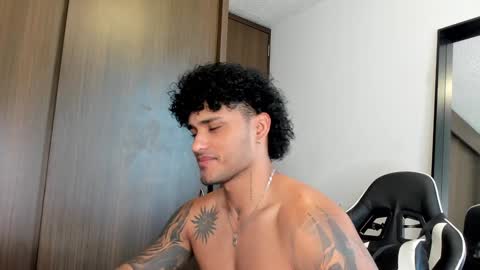 Snapshot of alessandro_vanni chatting on January 10, 1:31 pm Alessandro Vanni online show from January 10, 1:31 pm