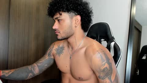 Snapshot of alessandro_vanni chatting on January 8, 12:47 pm Alessandro Vanni online show from January 8, 12:47 pm