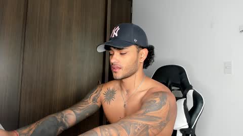Snapshot of alessandro_vanni chatting on January 17, 1:13 pm Alessandro Vanni online show from January 17, 1:13 pm