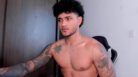 Snapshot of alessandro_vanni chatting on February 4, 12:55 pm Alessandro Vanni online show from February 4, 12:55 pm