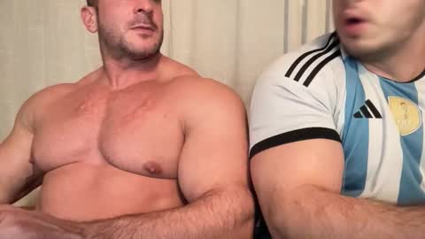 Snapshot of alessandrobuilder chatting on October 31, 1:51 am Alessandrobuilder online show from October 31, 1:51 am