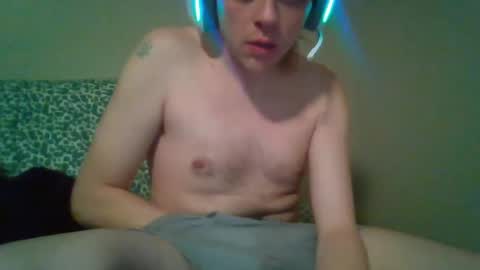 Snapshot of alex69tt chatting on February 8, 9:13 am jointlover online show from February 8, 9:13 am