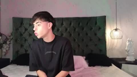 Snapshot of alex__fire_ chatting on October 10, 2:22 pm alex online show from October 10, 2:22 pm