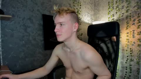 Snapshot of alex__sweet chatting on January 12, 5:56 am your Alex online show from January 12, 5:56 am
