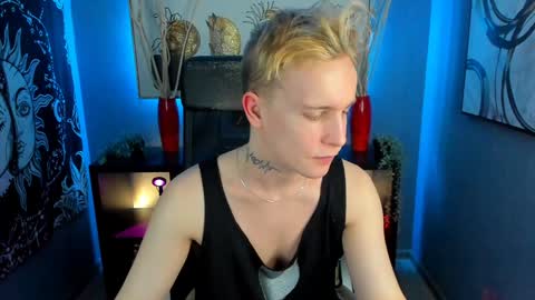 Snapshot of alex__sweet chatting on December 25, 9:02 am your Alex online show from December 25, 9:02 am