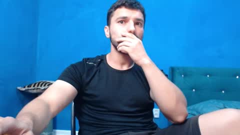 Snapshot of alex_blu chatting on September 12, 1:05 am Alex online show from September 12, 1:05 am