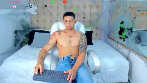 Snapshot of alex_cute77 chatting on October 9, 1:16 pm alex online show from October 9, 1:16 pm