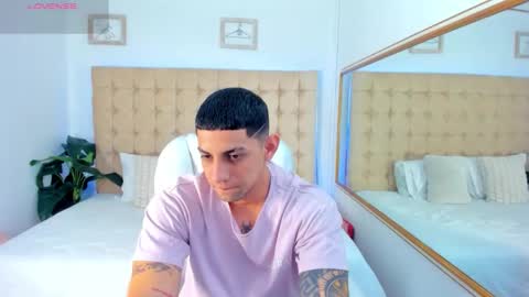 Snapshot of alex_cute77 chatting on October 1, 12:31 pm alex online show from October 1, 12:31 pm