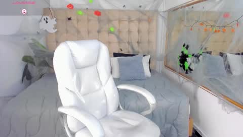 alex online show from October 25, 3:47 pm