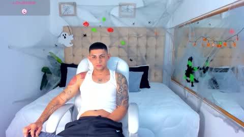 Snapshot of alex_cute77 chatting on October 14, 12:12 pm alex online show from October 14, 12:12 pm