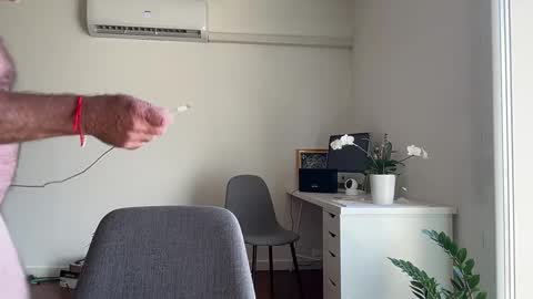 Alex online show from April 29, 8:52 am